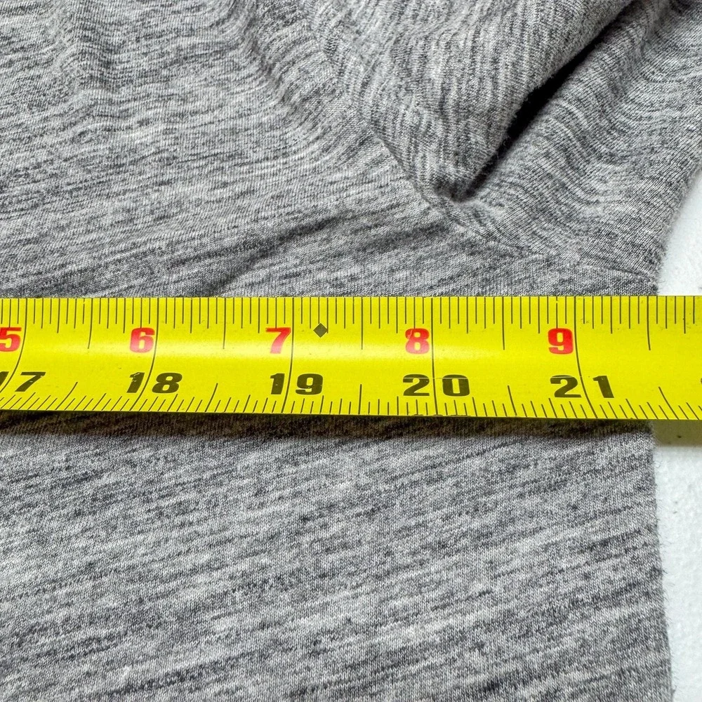 Banana Republic Shirt Mens Large‎ Gray Moisture Wicking Long Sleeve Crewneck Gym